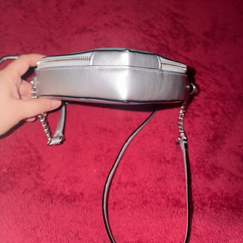 Victoria’s Secret Metallic Heart-Shaped Silver Crossbody Bag NWOT - Picture 4 of 5